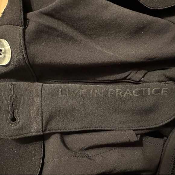 Lululemon crop pants size 27 - Picture 3 of 3